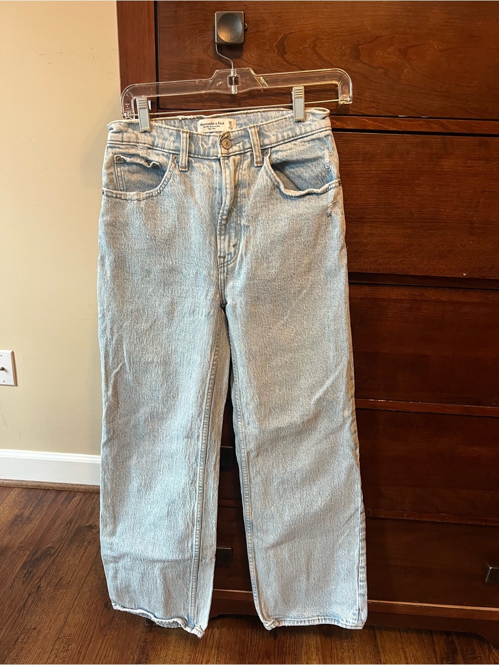 abercrombie The 90’s Relaxed Jean High Rise